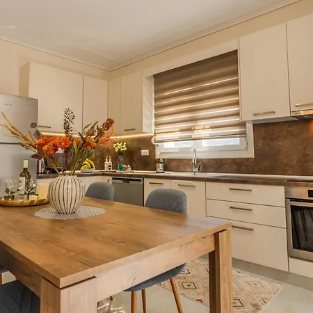 Efi's Luxury Apartment